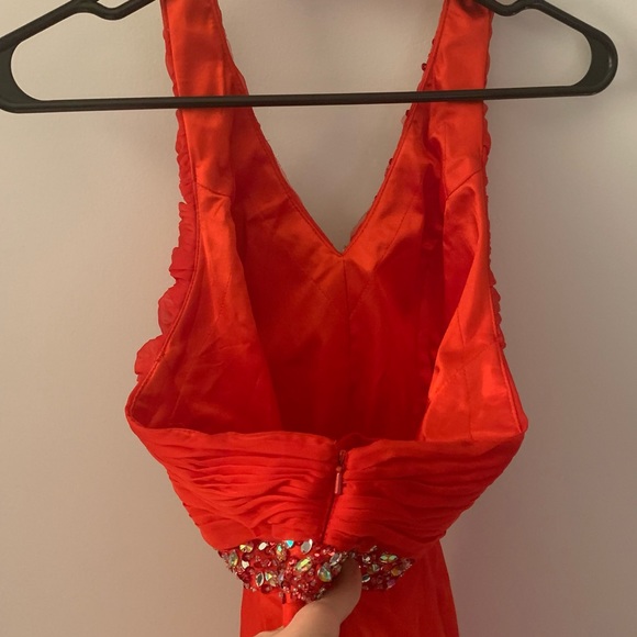 Gorgeous XS Red Halter Gown Prom - Picture 3 of 9